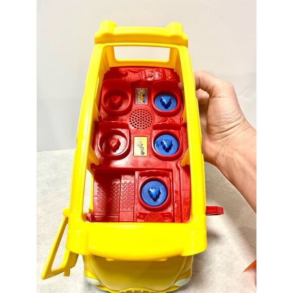 Fisher Price Little People Lil’ Movers School Bus driver 2 kids backpacks music - Picture 9 of 9